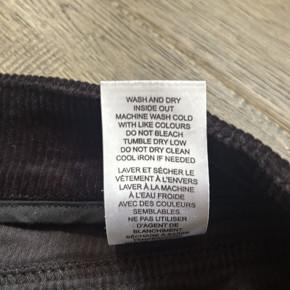 S.C. & CO. | Elegant Black Pull On Corduroy Skirt Size 4 - Picture 7 of 12